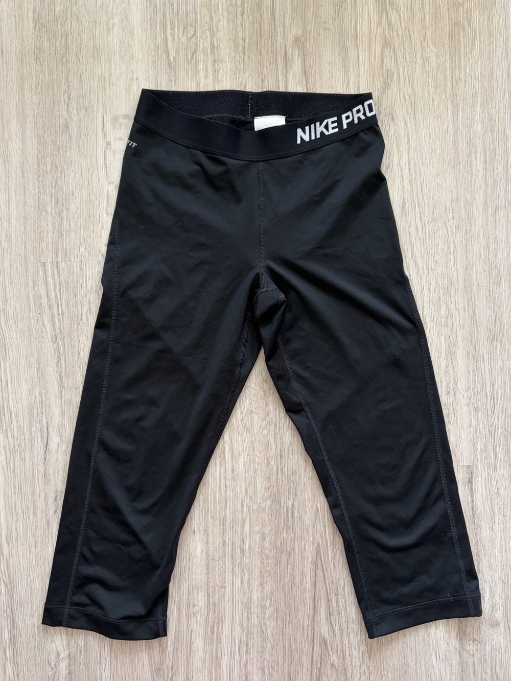 Nike Black Cropped Pro Performance Capris
